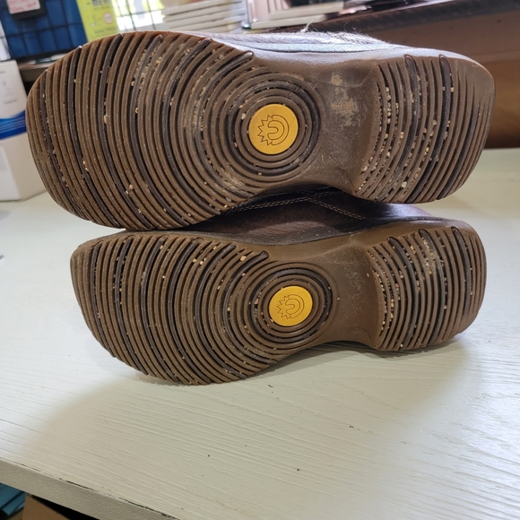 ULU Brown Winter Boots Size 9.5 - Picture 2 of 11